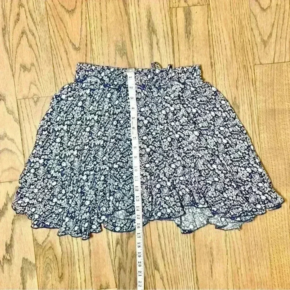 Pinch Women’s Blue and White Floral Printed Flounce Mini Skirt Size Small - Picture 5 of 10